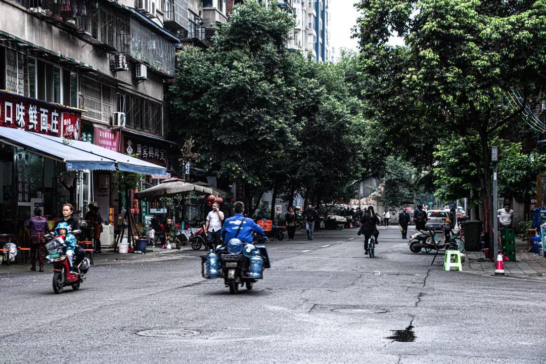 成都丨慈惠堂的午后(二)阿吉的美发屋