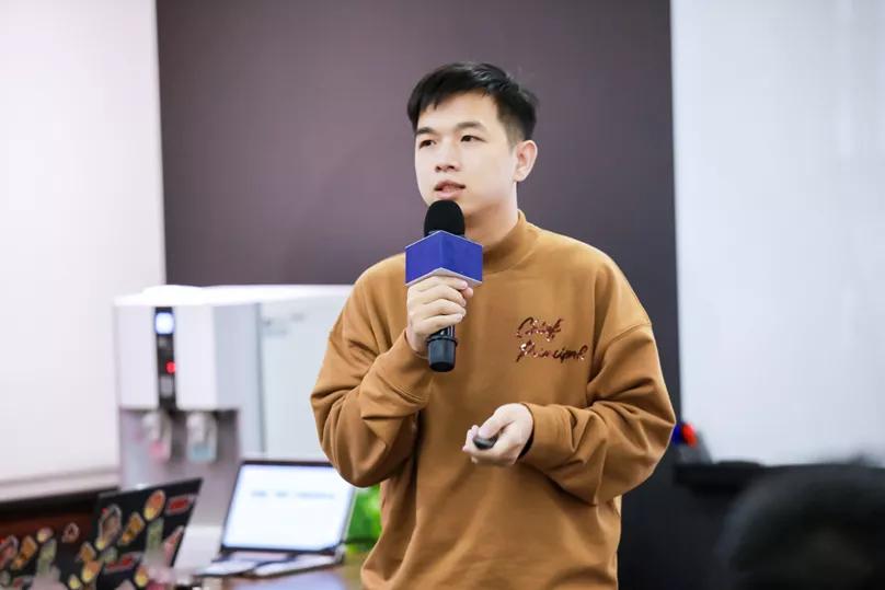 供应链、产品与营销：「可啦啦」彩瞳市占率第一背后的20个细节