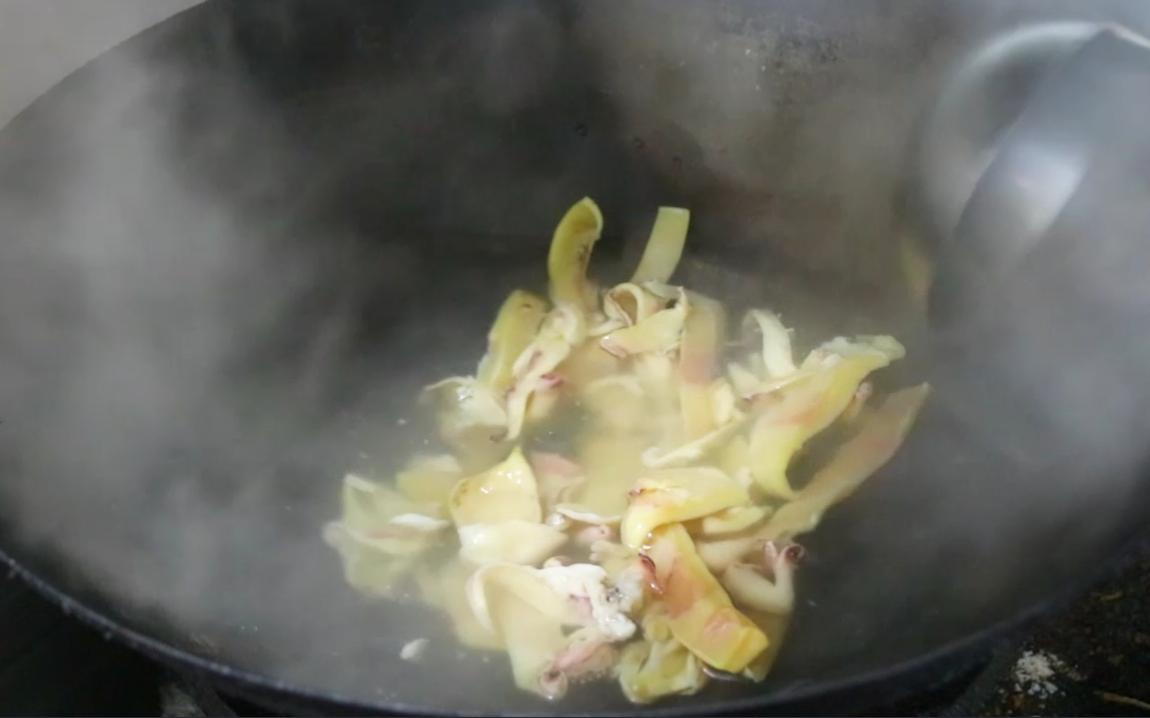 排骨炖墨鱼有什么营养,墨鱼炖什么好吃又营养小孩