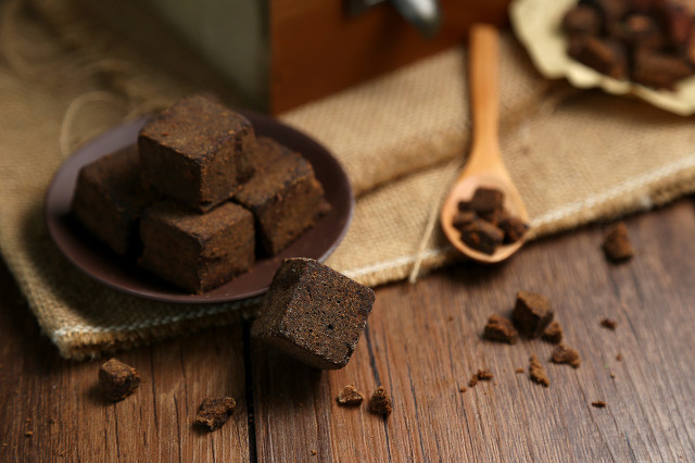 一碗面粉一种糖，教你做家庭版“红糖肚脐饼”，甜而不腻焦香酥脆