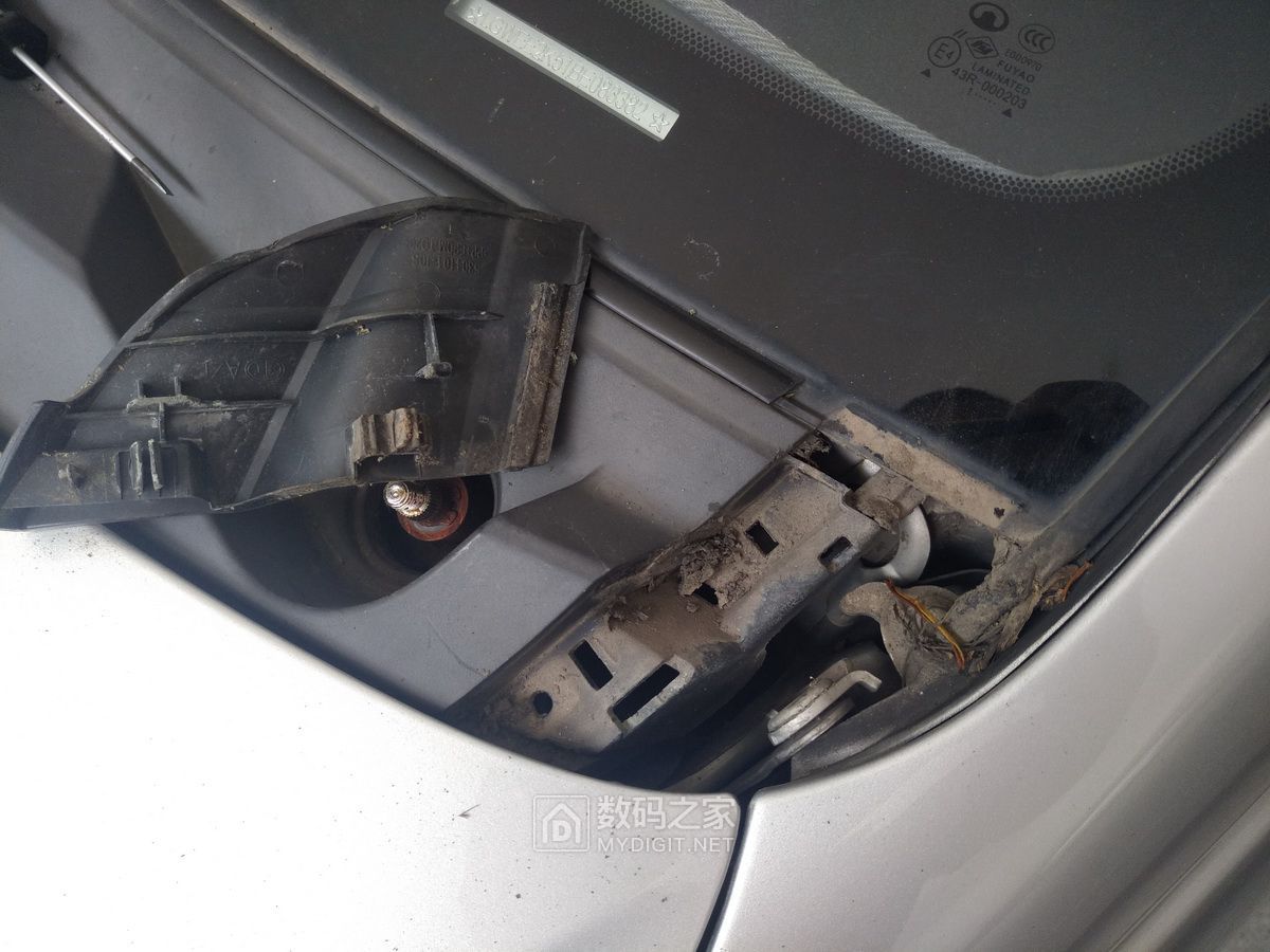 长城c30雨刷连杆怎么修,13年长城c30雨刮器怎么卸下来