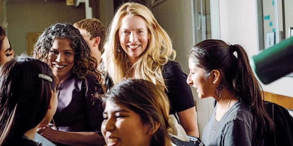 乔布斯去世留下了多少遗产,乔布斯遗孀将裸捐250亿美元新闻