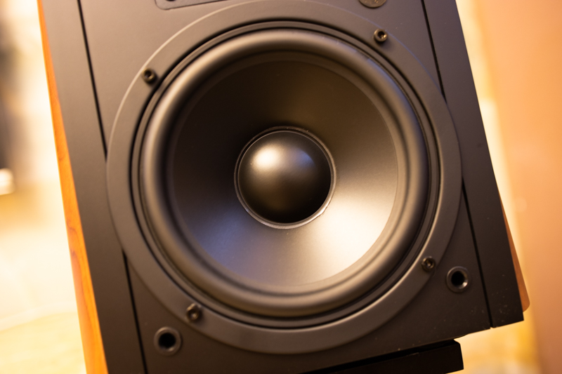 惠威m300mk2是多媒体音箱吗,客厅嵌入式音箱