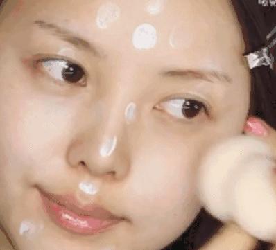 怎么用美妆蛋上妆不浮粉,美妆蛋太吃粉怎么办