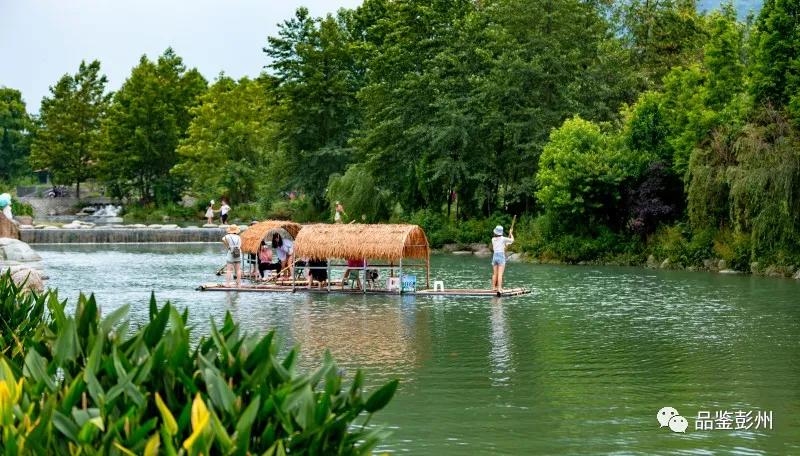 画一幅和足球有关的画简单图片,画一幅和足球相关的画