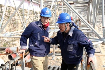 外国人说中国造不出来大望远镜，他拼命22年，终造出世界最大天眼