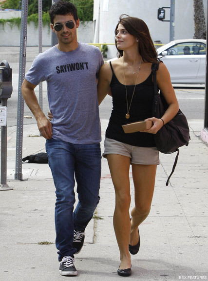 赛琳娜戈麦斯和麦莉赛勒斯,麦莉赛勒斯赛琳娜戈麦斯