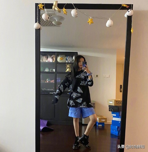 宋妍霏黄色衣服露背照片,宋妍霏最新日常照片