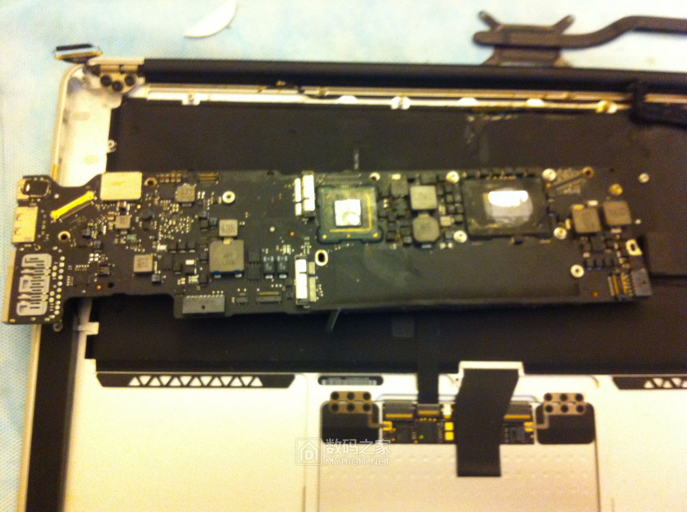 苹果笔记本macbookair7999,苹果笔记本11.6寸macbookaira1370