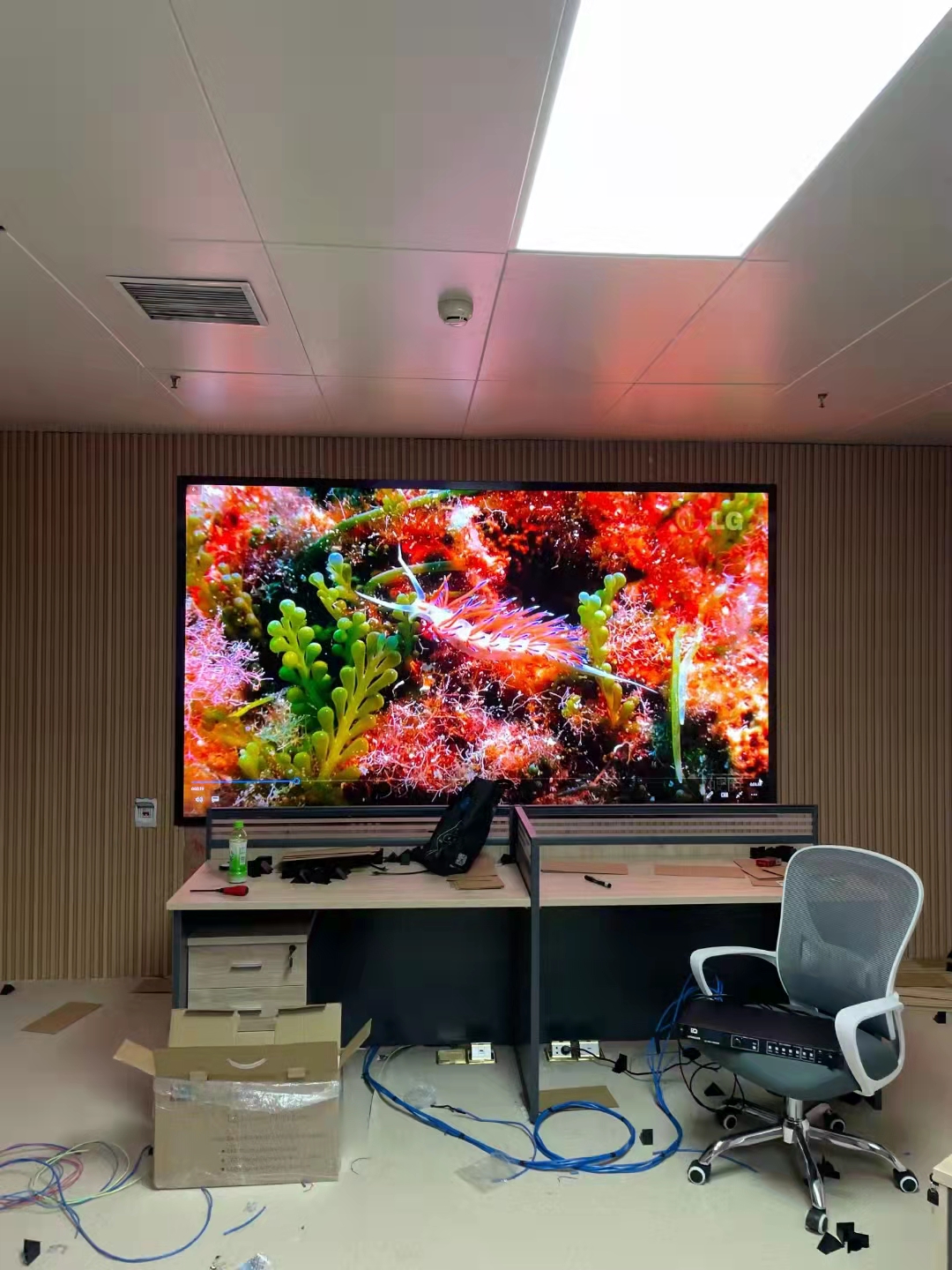 ledp2mm全彩显示屏多少钱一平方,室内p2全彩led屏价格