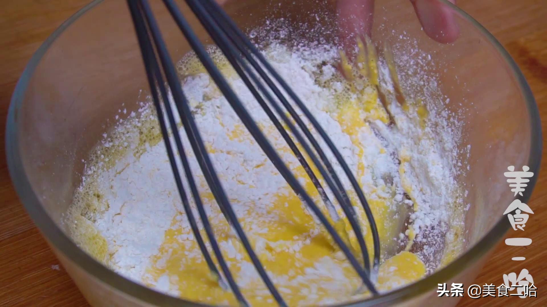 蛋糕胚怎样做不用烤箱用电饭煲,蛋糕怎么做的蓬松柔软不用烤箱