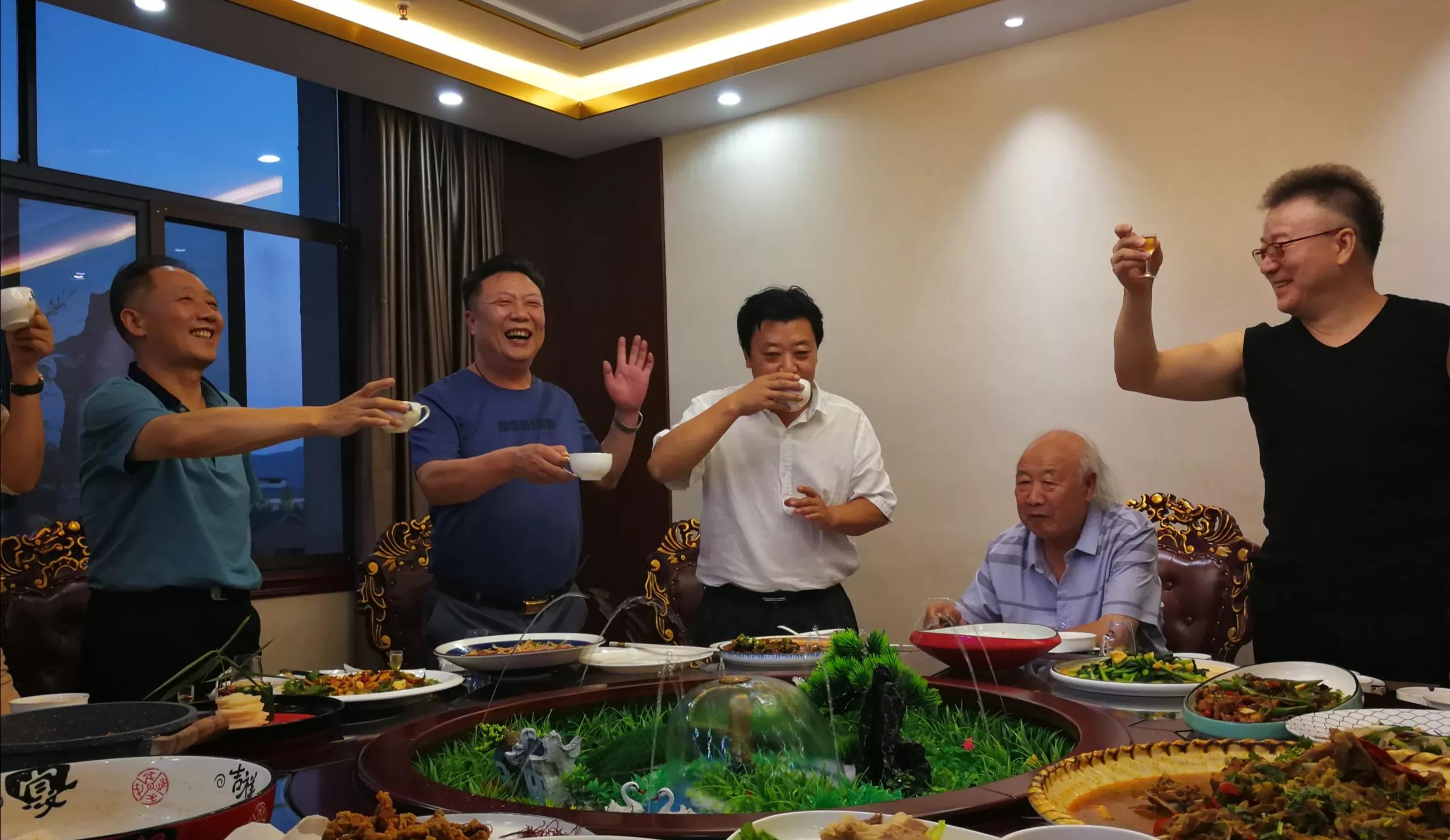 神龙药业邀请汉中各界人士“共庆七夕，畅话神农”