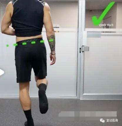 跑步时歪歪扭扭跑不直,跑步总是摇摇晃晃怎么办