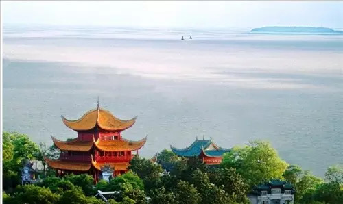 描写洞庭湖风景的诗,描写洞庭湖的诗句古诗有哪些