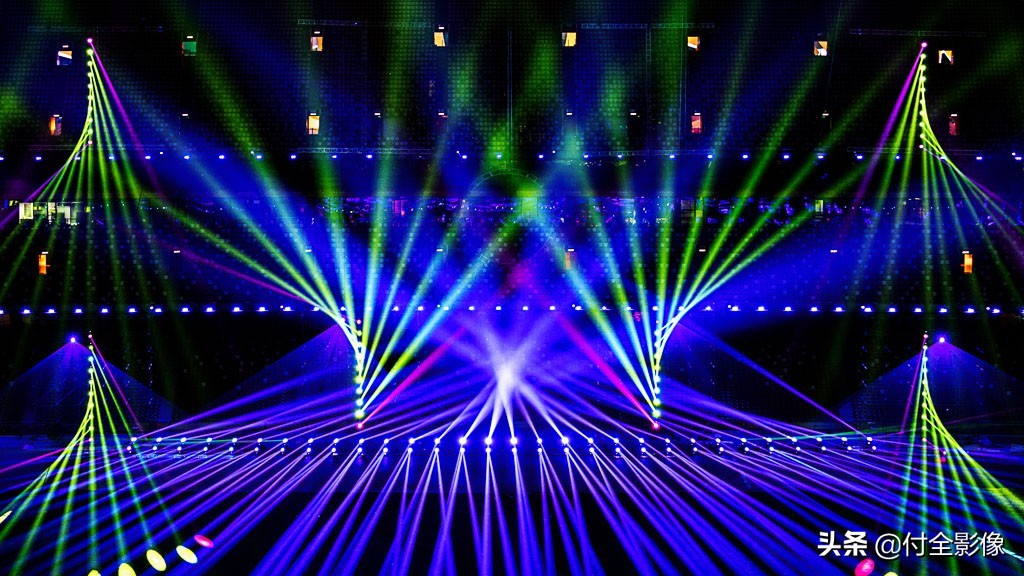 鸟巢沸腾瞬间,鸟巢合唱爱如潮水