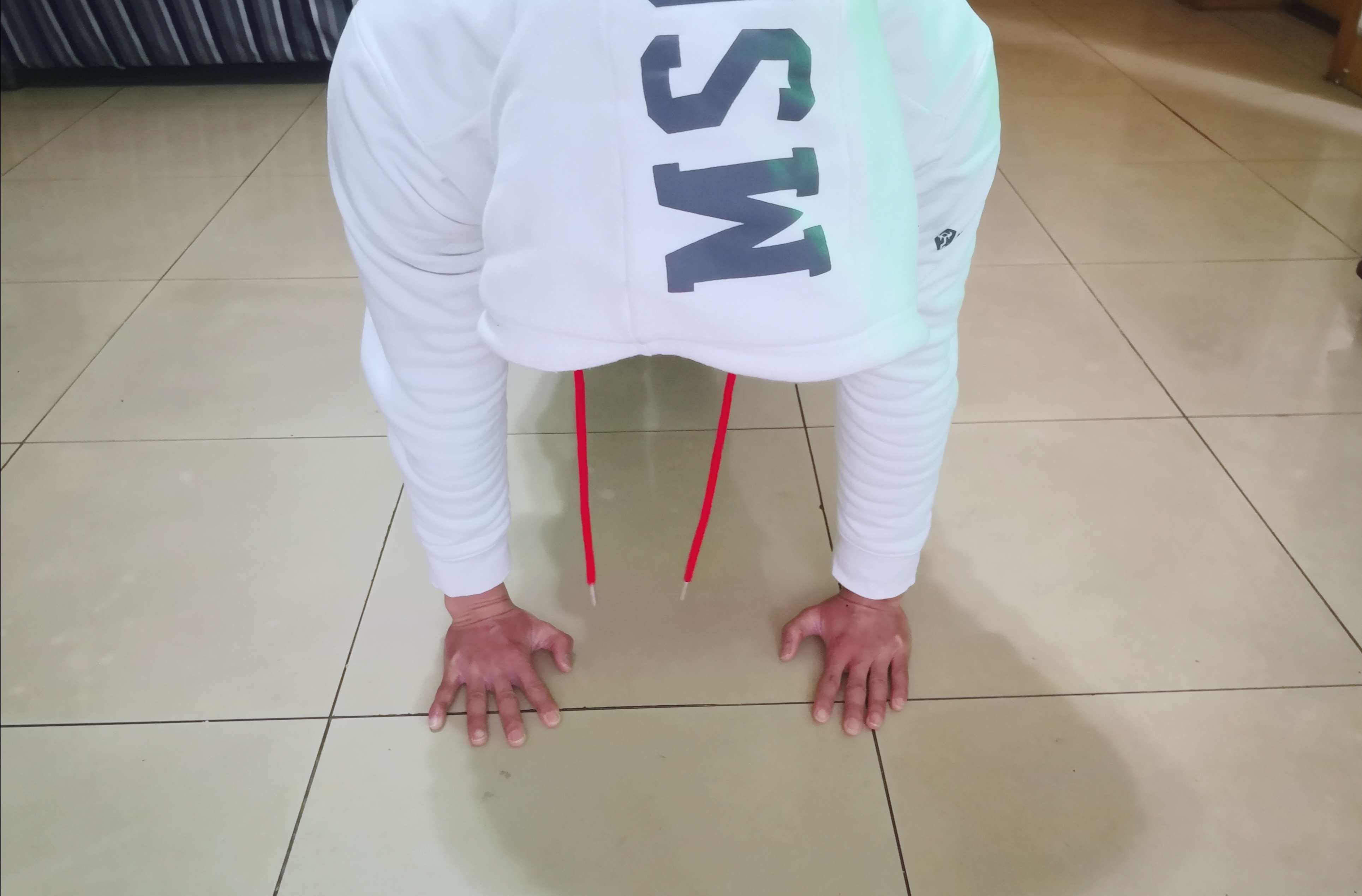 标准俯卧撑到底怎么做才对,标准俯卧撑如何才能学会