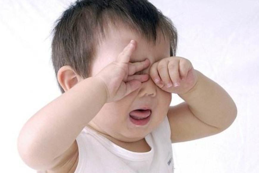 宝宝眼睛疼警惕四种疾病,7个月宝宝眼睛发红该怎么办