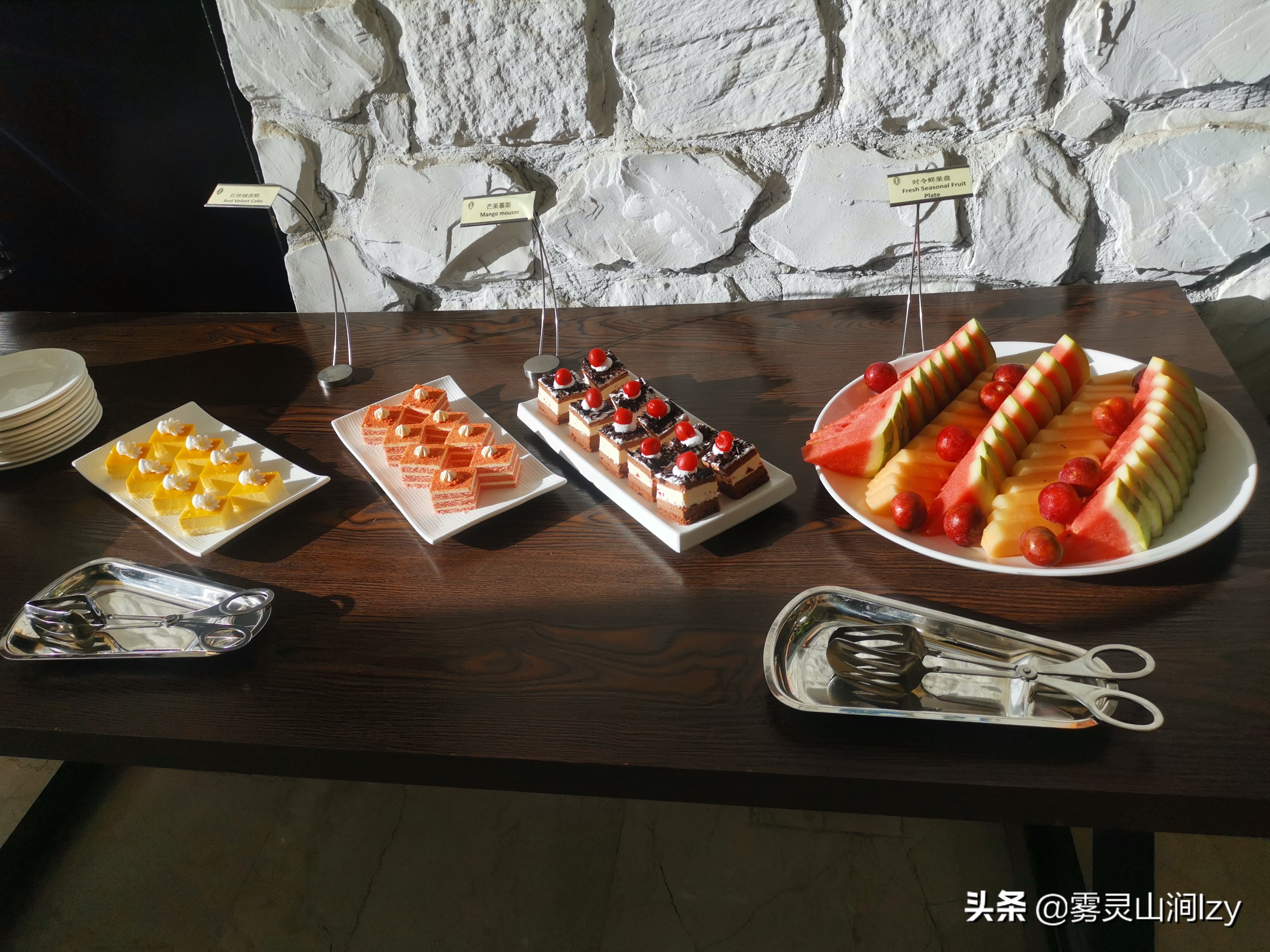 蓝天白云下的雪域高原布达拉宫,蓝天之下日光之城简介