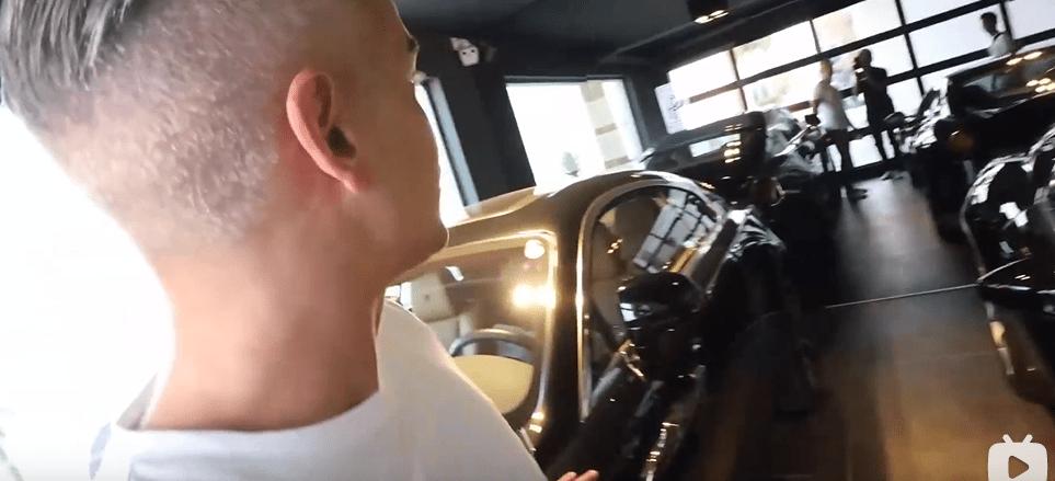 迪拜小哥豪宅,迪拜土豪哥卖劳斯莱斯