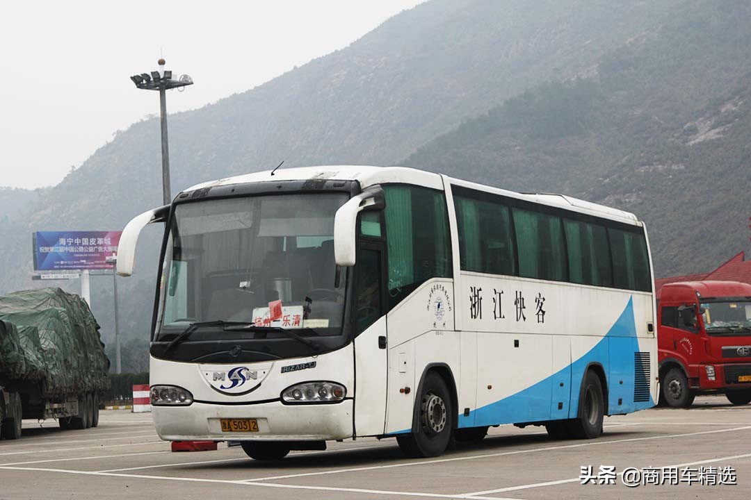 当年售价超150万MAN底盘的天津伊利萨尔新世纪豪华客车