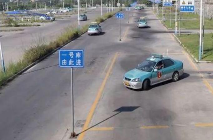 考驾照你想多久能拿证,考驾照一次性通过的都有哪些人