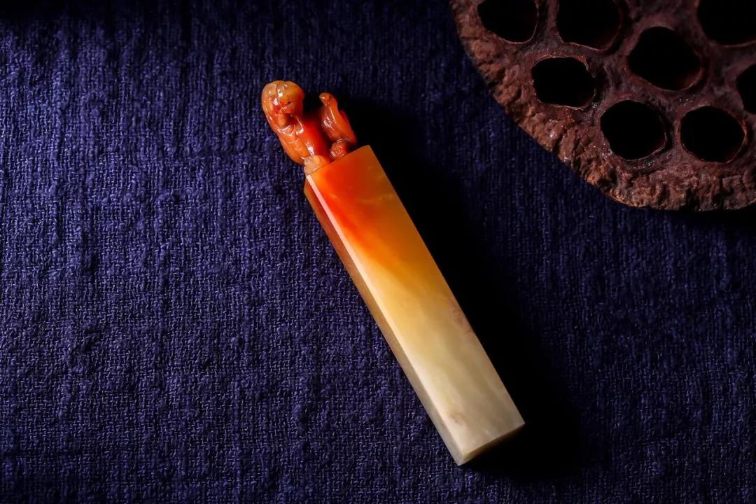 珠宝玉石饰品如何区分裂纹和石纹,珠宝玉石是怎么分类的图片