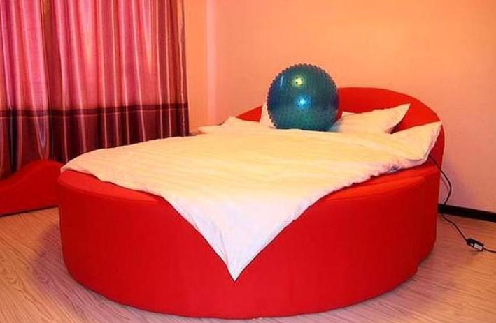 酒店的水床有什么效果,酒店水床房的优缺点