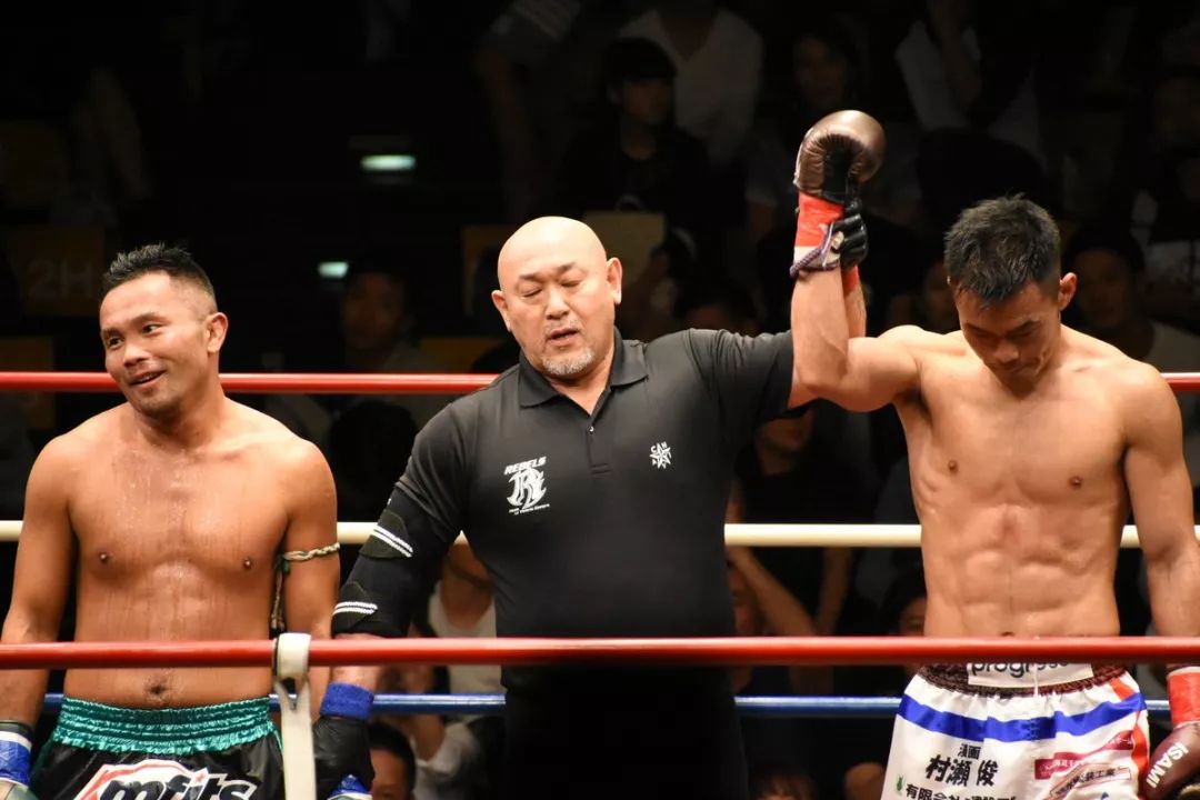 泰拳王江通猜输给俄罗斯牛仔,江通猜vs古拉宾