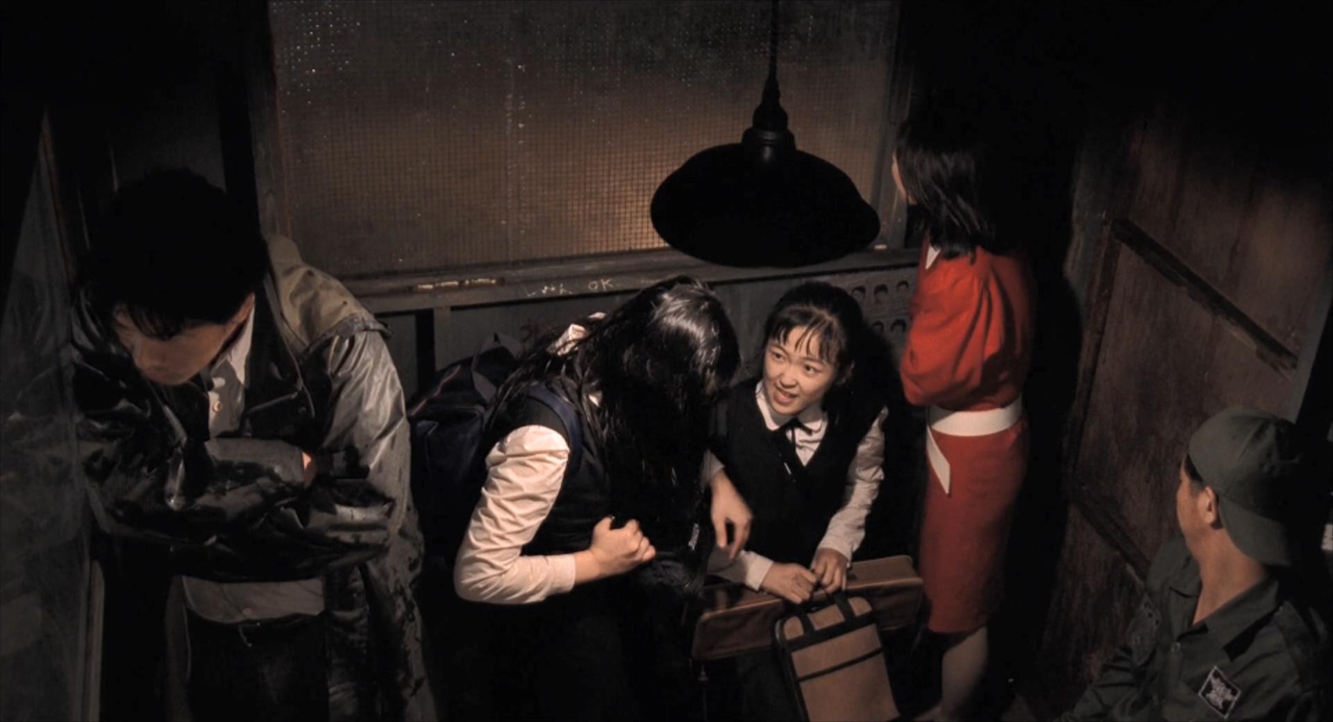 观影：5年里10名女子受害，仅1人幸存，良心警察被逼成*力暴**狂