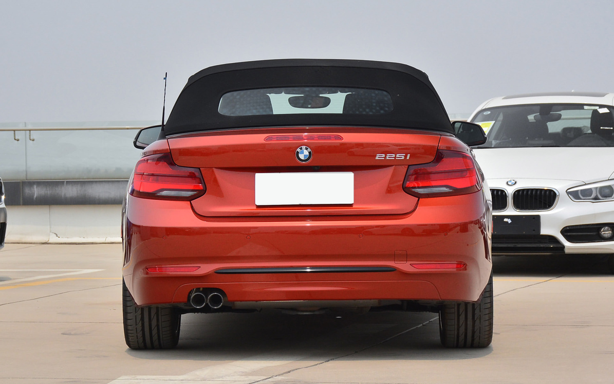 宝马740li3.0t油耗一公里多少钱,宝马330lixdrivem运动曜夜版油耗