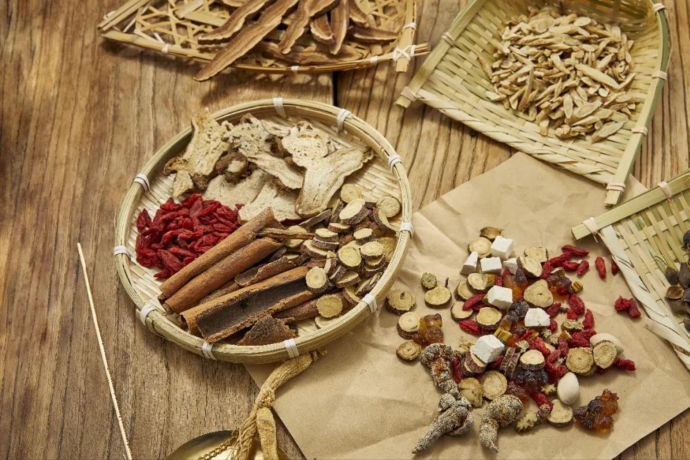 尿尿泡沫多是湿热吗,尿尿泡沫多尿臭是什么原因