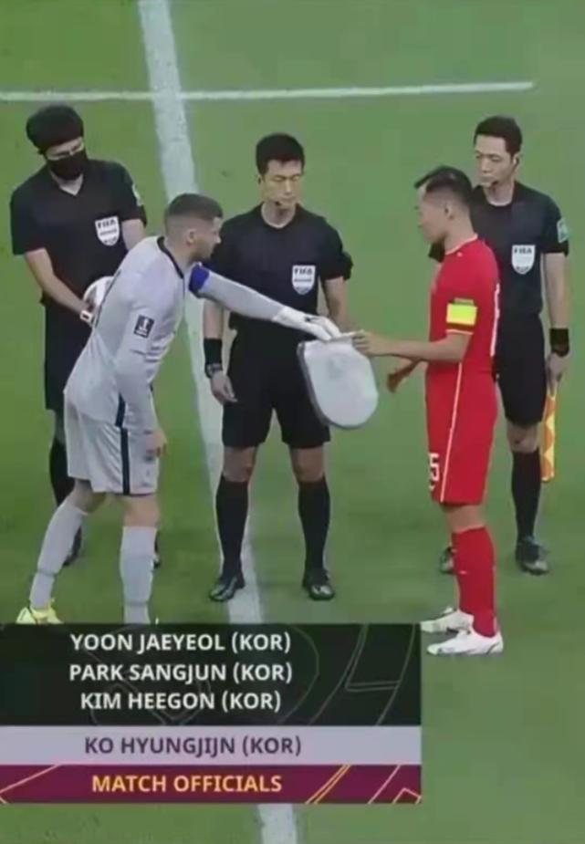 吴曦输球,吴曦输球后笑容灿烂的样子