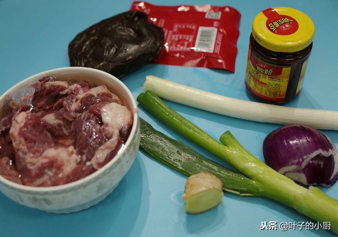 炸酱酱料的做法,炸酱葱家常做法