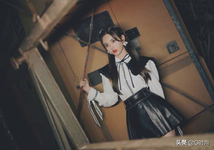 闪亮的漆皮元素又流行回来了，一穿就酷帅时髦到不行