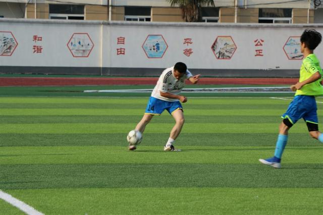 东至大渡口中学一一七秩赓传薪火.球赛献礼中华