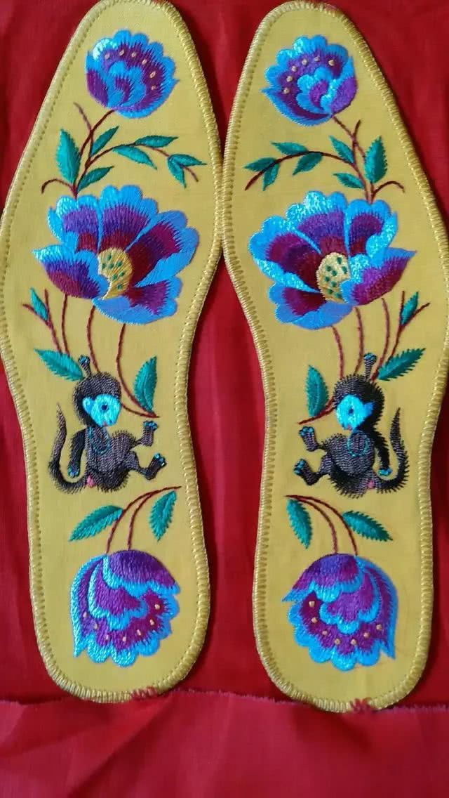 十字绣鞋垫花样图解大图,最受欢迎的小格子鞋垫图案