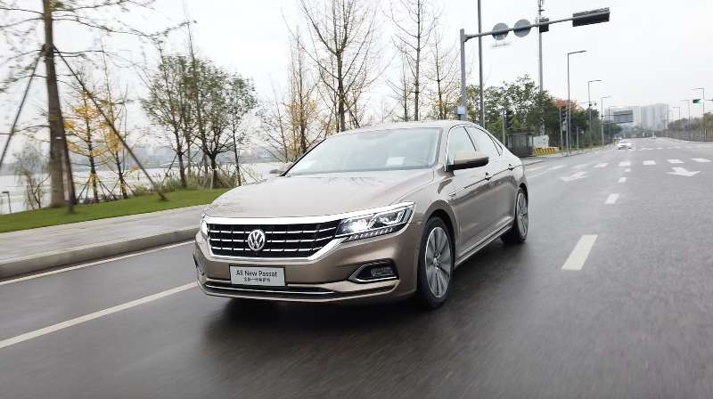 大众帕萨特380豪华版驾驶体验,大众帕萨特380豪华版驾驶感受