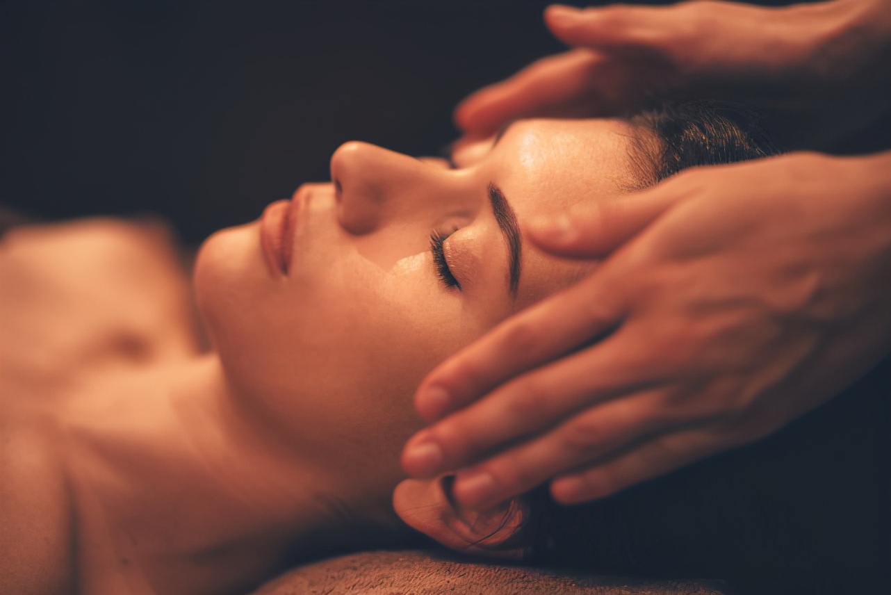 小李飞刀例无虚发,具体是打到人的哪个部位了?