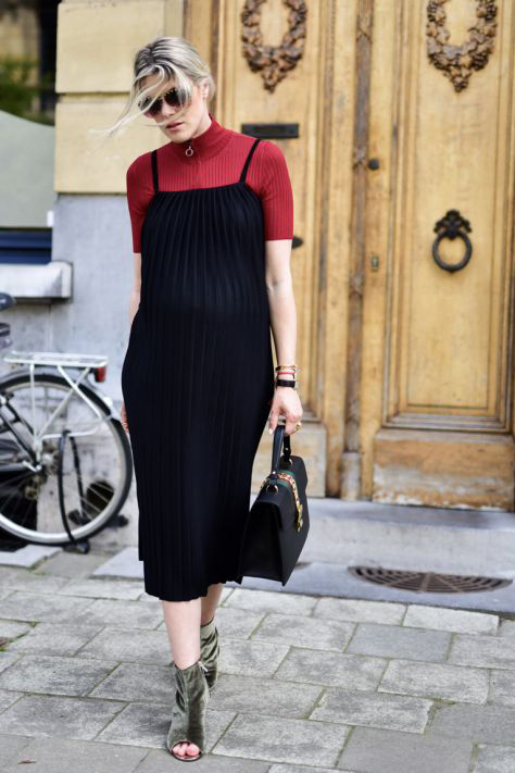 女人短袖搭休闲裙宽松时尚又减龄,吊带裙减龄显瘦洋气上档次