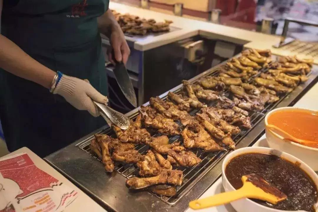 江汉路步行街一日游,江汉路步行街旅游吃啥