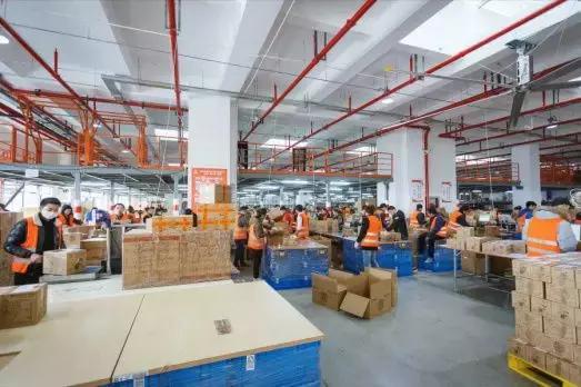 来伊份年货礼盒阖家团圆,来伊份年货节