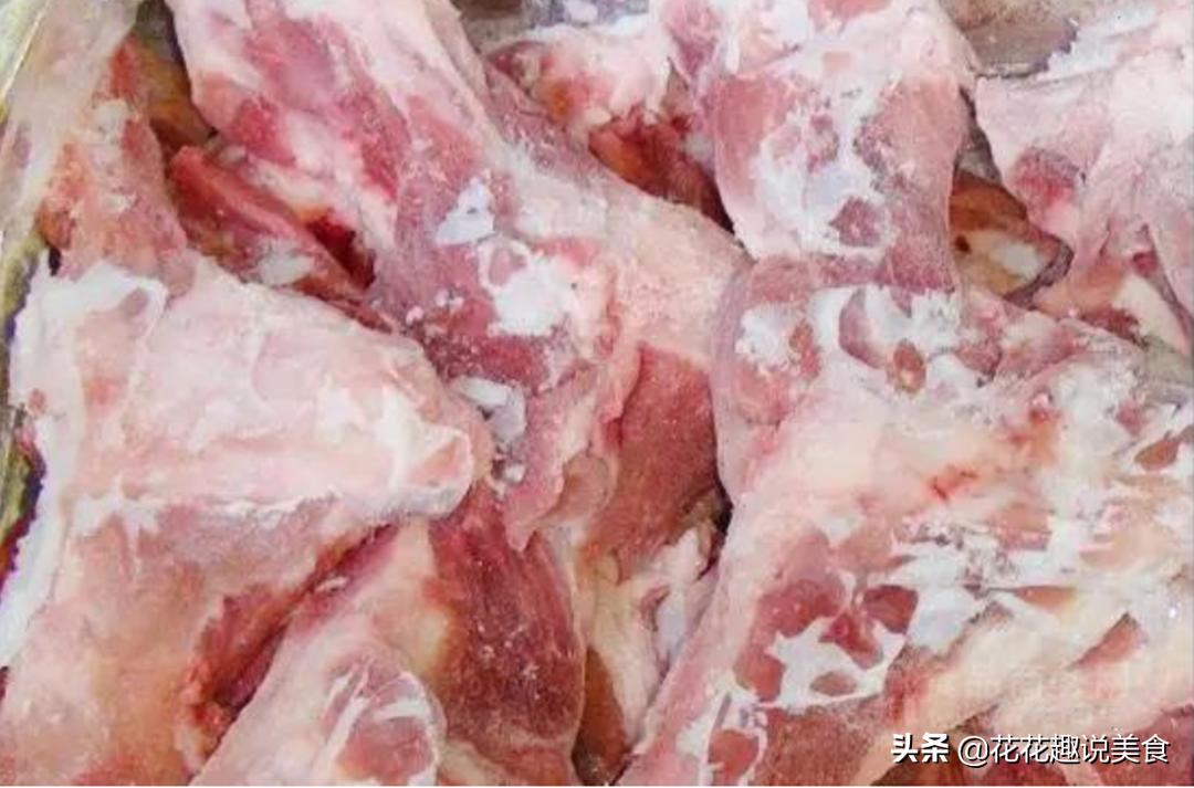 怎么判断冷冻的肉是否变质,怎么区分冷冻肉有没有变质