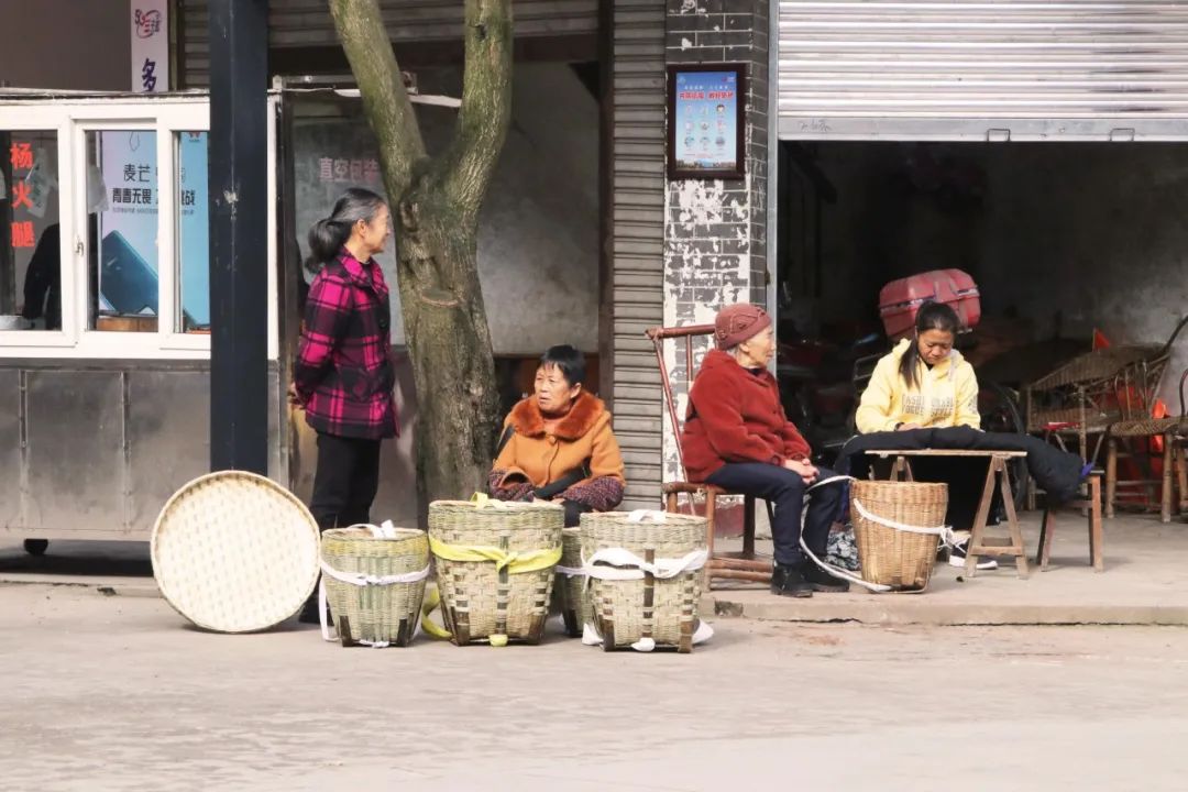 天气转好，快去峨眉这个宝藏小镇感受慢生活