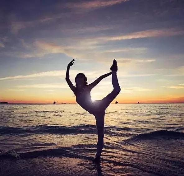 韩国小姐姐的健身日常训练,身材完美的韩国健身小姐姐