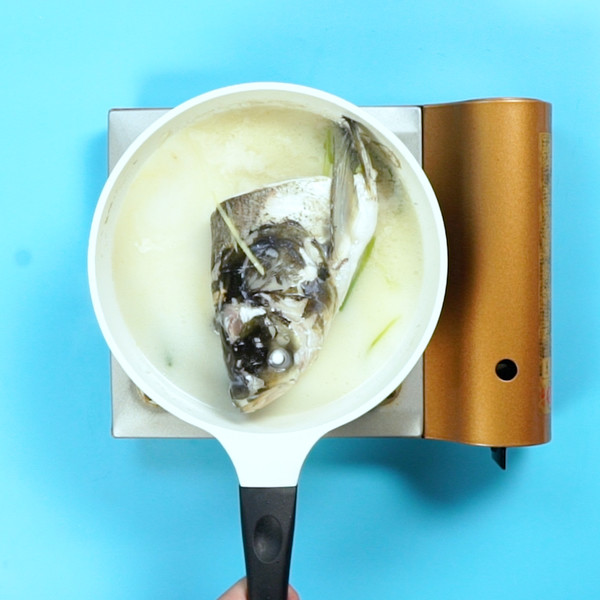 豆腐鱼头汤怎么做才没有腥味,鲤鱼鱼头汤怎么做不会有腥味