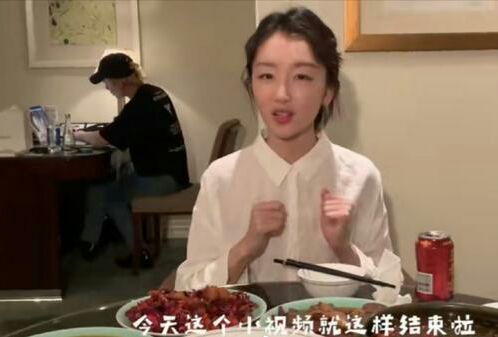 周冬雨是怎么变瘦,周冬雨这么瘦的原因找到了