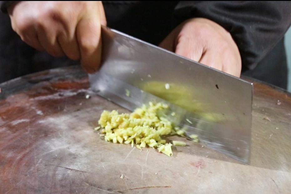 西红柿金针菇怎么做菜才好吃,西红柿金针菇的做法好吃又简单