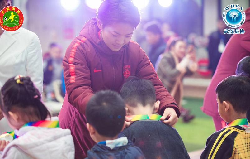 中国女足王霜帅气视频,中国女足王霜魔幻般球技