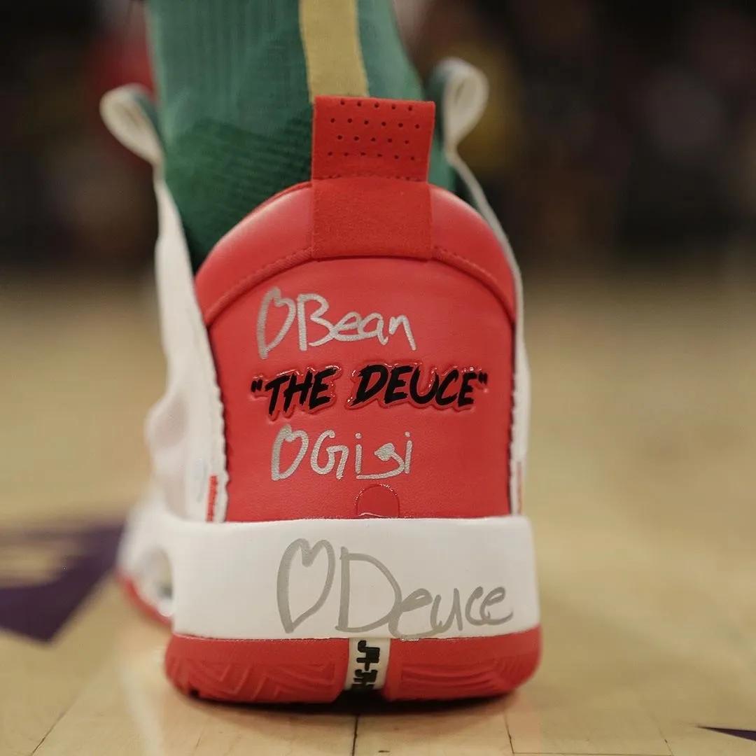 nba杰伦布朗上脚球鞋,nba球星上脚布朗尼1代