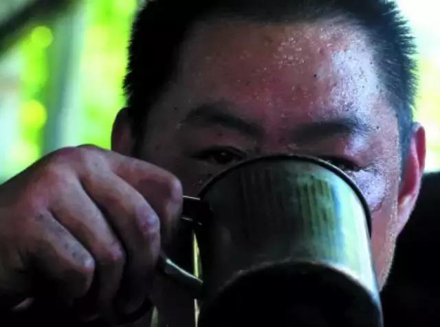 叉车师傅的辛苦与感受,别再抱怨养车难